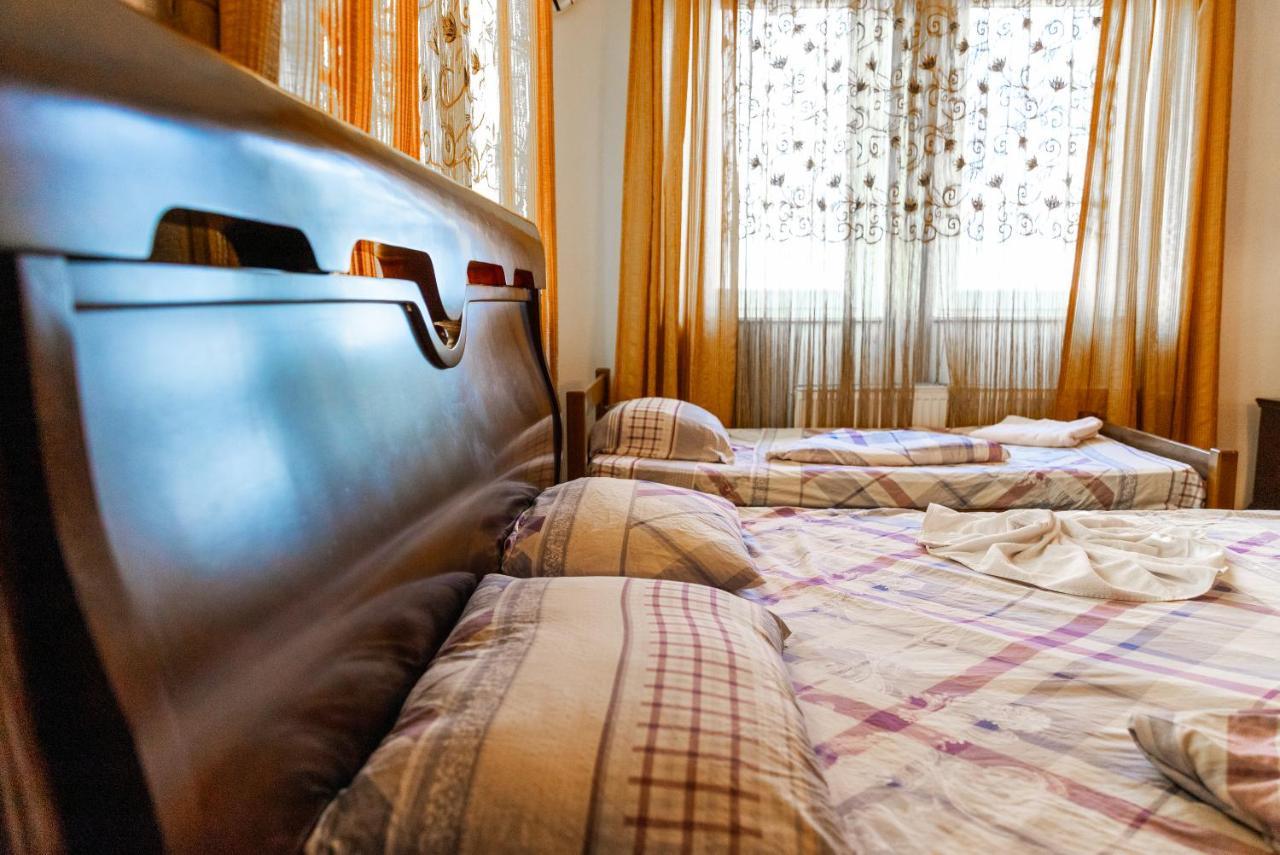 Hotel United Pristina Exteriör bild