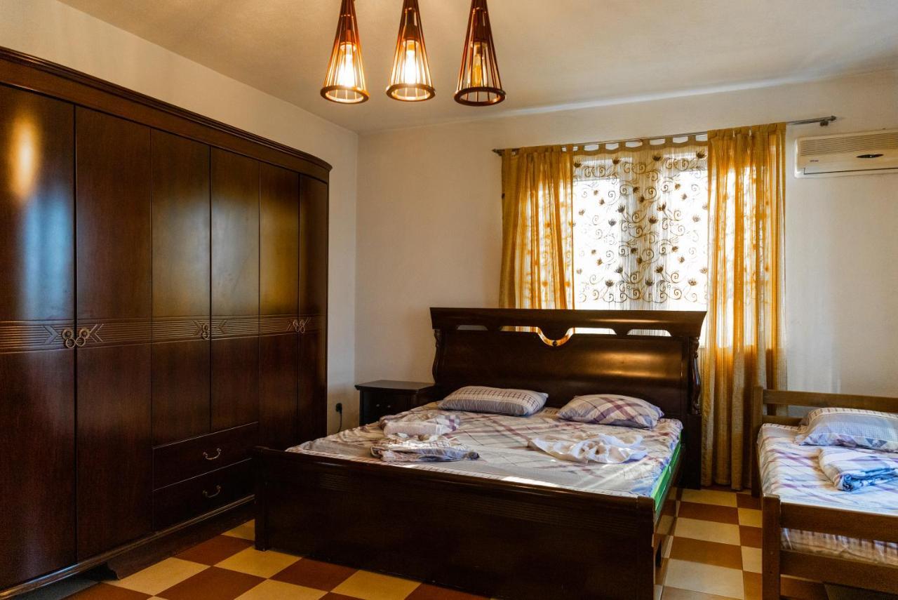 Hotel United Pristina Exteriör bild