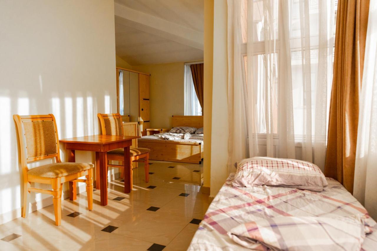 Hotel United Pristina Exteriör bild