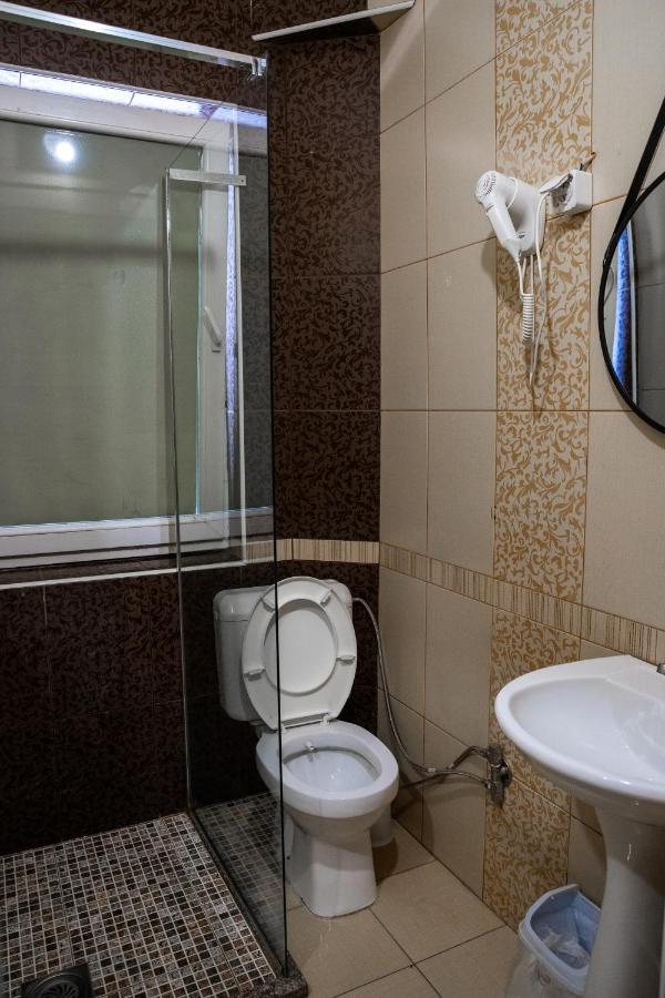 Hotel United Pristina Exteriör bild